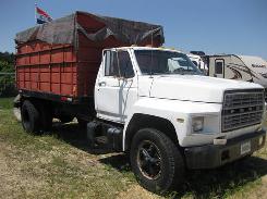 1986 Ford F-700 Dump Truck