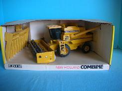 Ertl New Holland TR87 Combine