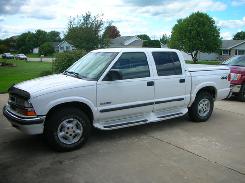 2001 Chevrolet S-10 LS Crew Cab 4WD Pick-Up Truck