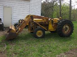 Massey-Ferguson TO-35 Tractor w/ Loader 
