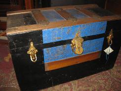 Oak Strap Embossed Blue Trunk 