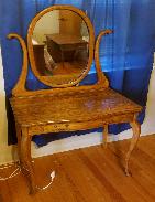 Fancy Oak Ladies Vanity w/ Oval Mirror