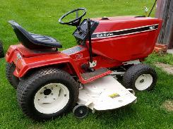  IH Cup Cadet 682 Lawn Tractor 