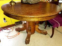 Round Oak Pedestal Base Dining Table 