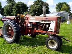     IH Farmall 706 Tractor 