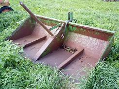 Gnuse Bucket w/ Bale Spear 