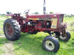  Farmall 706 WF Tractor