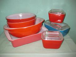 Pyrex Mixing Bowls & Refrigerator Dishes