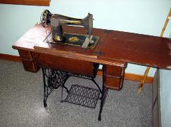 1915 Singer No. 151 oak Treadle Sewing Machine
