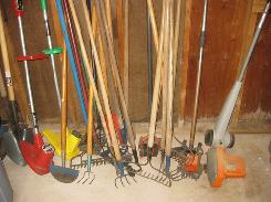 Wooden Handle Lawn & Garden Tools