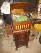 Oak Quarter Sawn Upright Phonograph 