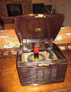 RCA Victor Bakelite 45 rpm Record Player