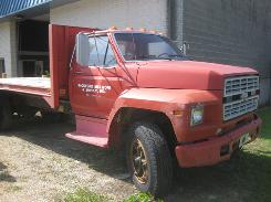  1986 Ford F-600 Stake Bed Truck