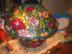 Leaded Glass Floral Table Lamp