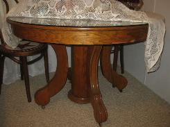 Round Oak 44 Dining Table 