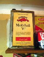  Gargoyle Mobiloil E Bulk Oil Can 
