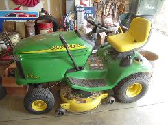 2002 John Deere LX 266 Lawn Tractor