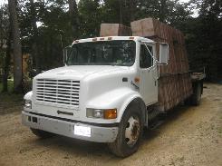   2000 IH 4700 Truck w/ Custom Concrete Panel Rack