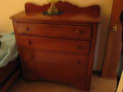 Early Pine 4-Drawer Chesgt