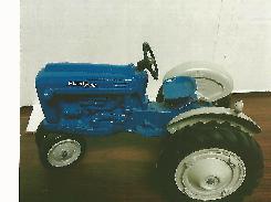Ford 2000 NF Tractor 