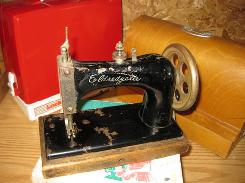 Elderedgette Toy Sewing Machine