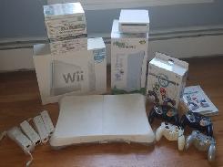  Nintendo Wii & Accessories 