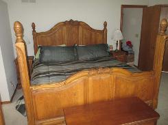 Massive Oak 4 Post Bedroom Set 
