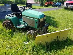  John Deere 425 Lawn Tractor