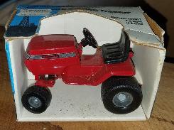 Scale Models Sentar Lawn & Garden Tractor 