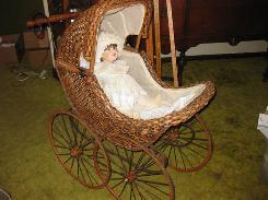 Victorian Woven Stroller 