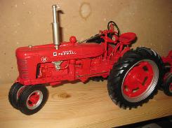 Farmall H Precision Model Tractor 