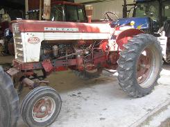                                             IHC 560 Tractor