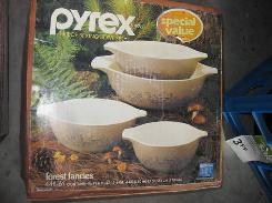 Pyrex Forest Fancies Nesting Bowl Set