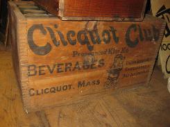   Clicout Club Beverages Wooden Dove-Tailed Crate