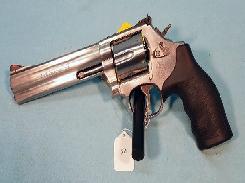 Smith & Wesson Model 686-6 Revolver