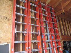 Louisville Contractor Fiberglas Extension Ladders